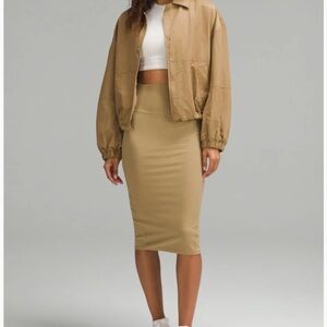 NWT LULULEMON Nulu Slim-Fit High-Rise Skirt Color Filbert Tan Size 12